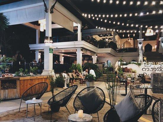 Good Day Bar & Restaurant